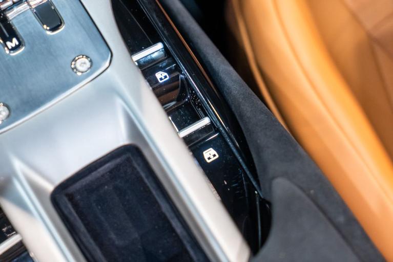 http://www.koenigseggchicago.com/galleria_images/182/182_p39_f.jpg