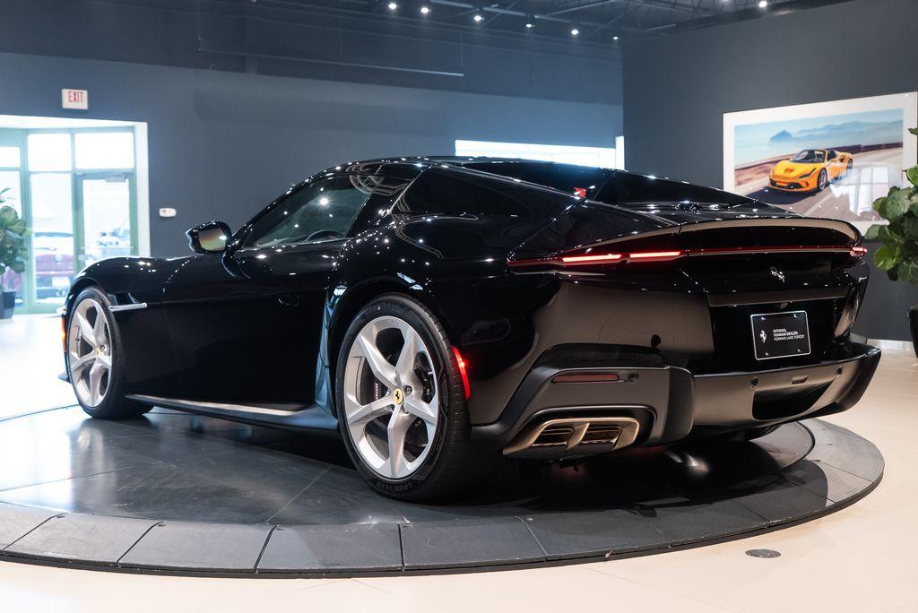 http://www.koenigseggchicago.com/galleria_images/182/182_p47_l.jpg