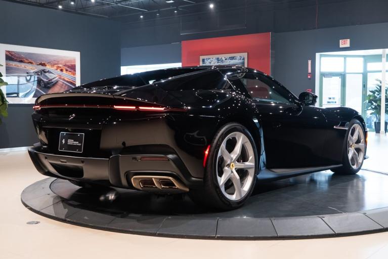 http://www.koenigseggchicago.com/galleria_images/182/182_p48_f.jpg
