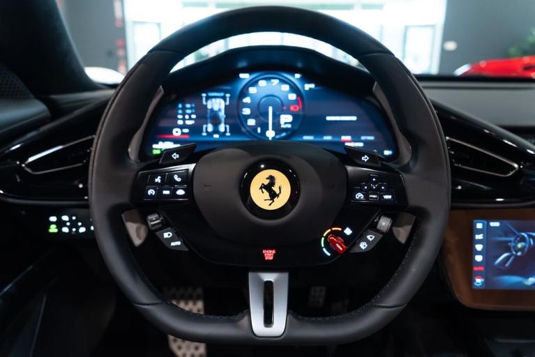 http://www.koenigseggchicago.com/galleria_images/182/182_p5_f.jpg