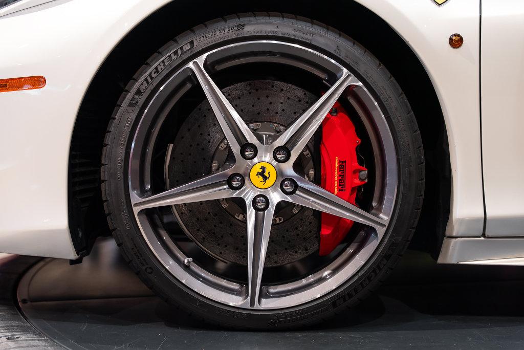 http://www.koenigseggchicago.com/galleria_images/184/184_p13_l.jpg