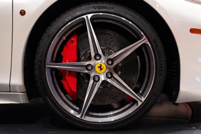 http://www.koenigseggchicago.com/galleria_images/184/184_p16_f.jpg