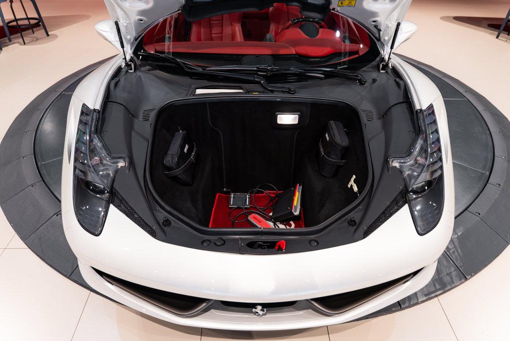 http://www.koenigseggchicago.com/galleria_images/184/184_p17_l.jpg