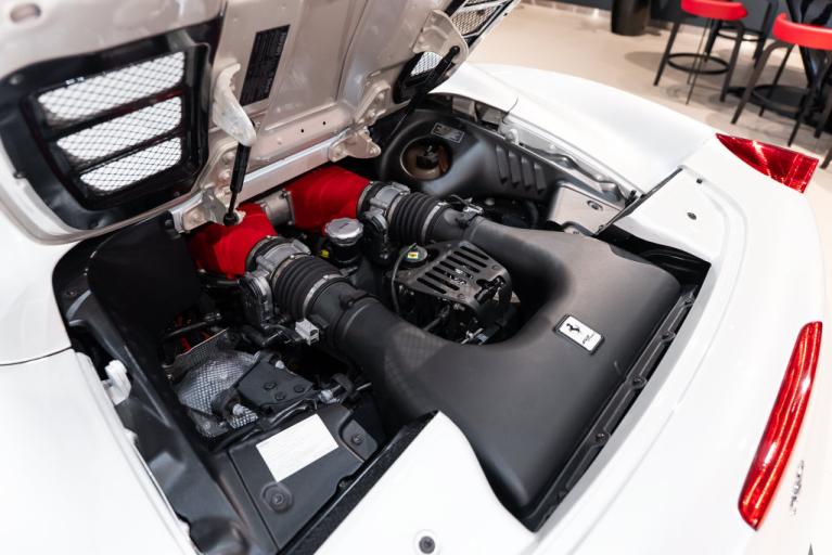 http://www.koenigseggchicago.com/galleria_images/184/184_p20_f.jpg