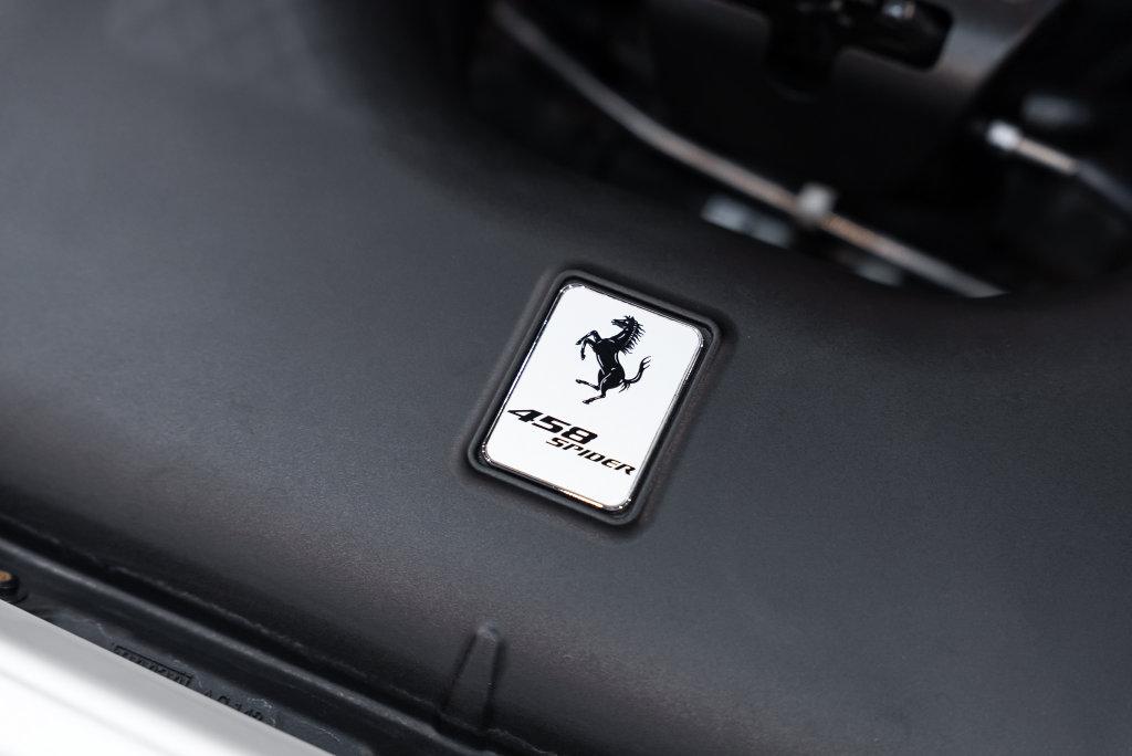 http://www.koenigseggchicago.com/galleria_images/184/184_p22_l.jpg