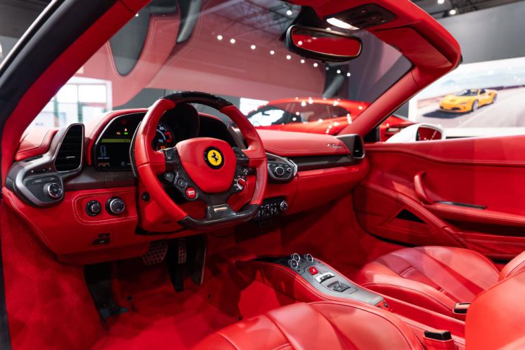 http://www.koenigseggchicago.com/galleria_images/184/184_p28_f.jpg