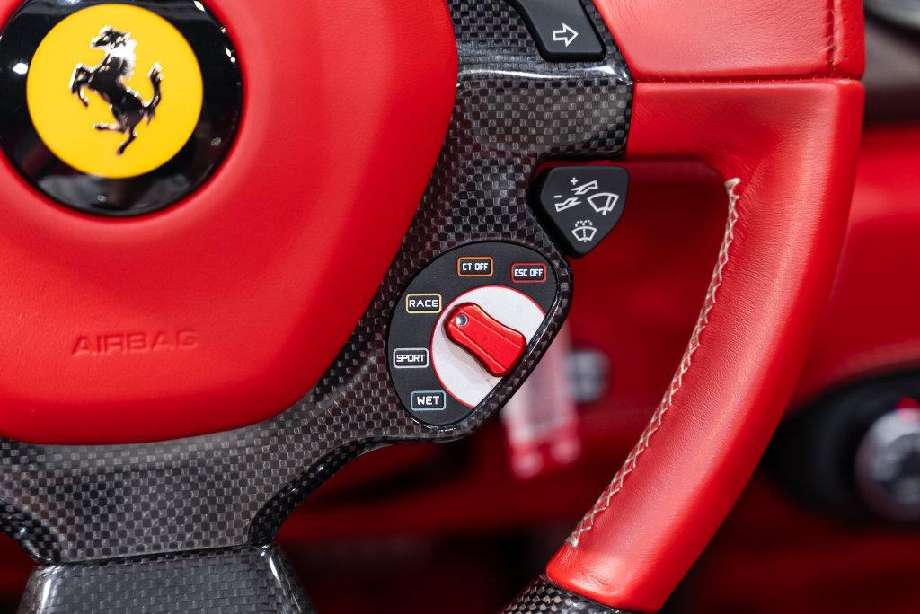 http://www.koenigseggchicago.com/galleria_images/184/184_p30_l.jpg