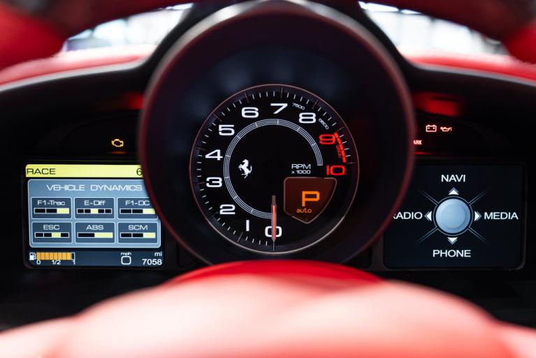 http://www.koenigseggchicago.com/galleria_images/184/184_p33_f.jpg