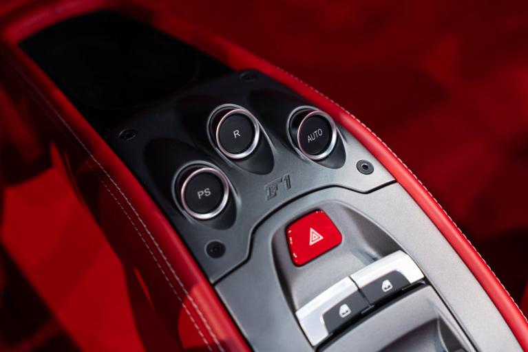 http://www.koenigseggchicago.com/galleria_images/184/184_p41_f.jpg