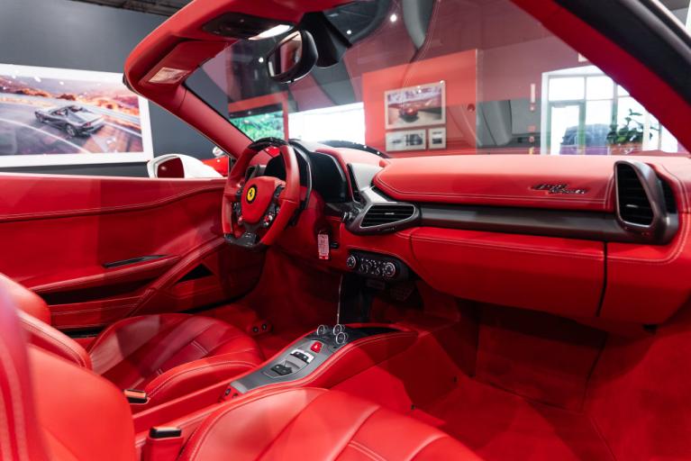 http://www.koenigseggchicago.com/galleria_images/184/184_p46_f.jpg