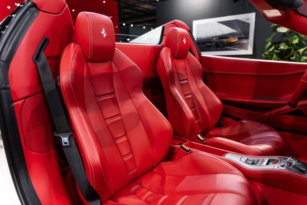 http://www.koenigseggchicago.com/galleria_images/184/184_p49_l.jpg