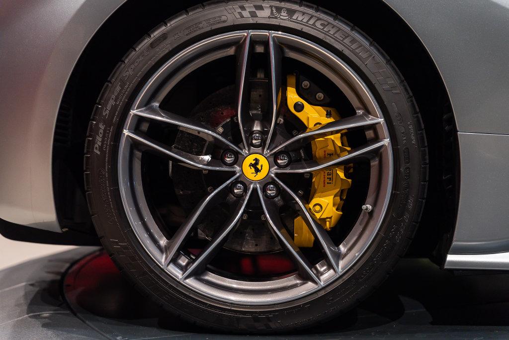 http://www.koenigseggchicago.com/galleria_images/185/185_p15_l.jpg