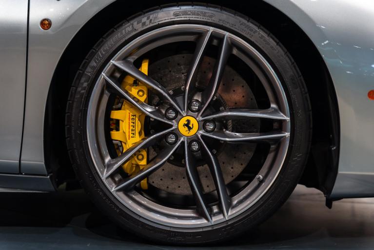 http://www.koenigseggchicago.com/galleria_images/185/185_p16_f.jpg