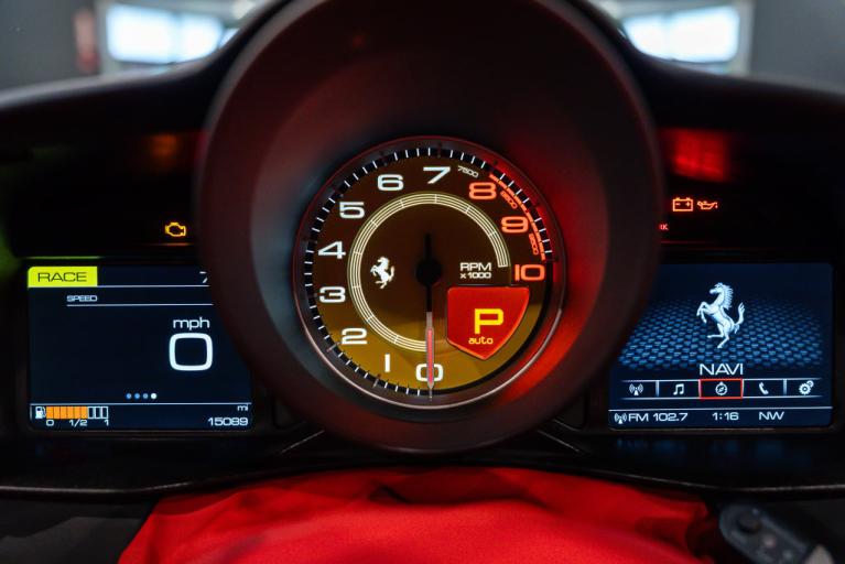 http://www.koenigseggchicago.com/galleria_images/185/185_p33_f.jpg