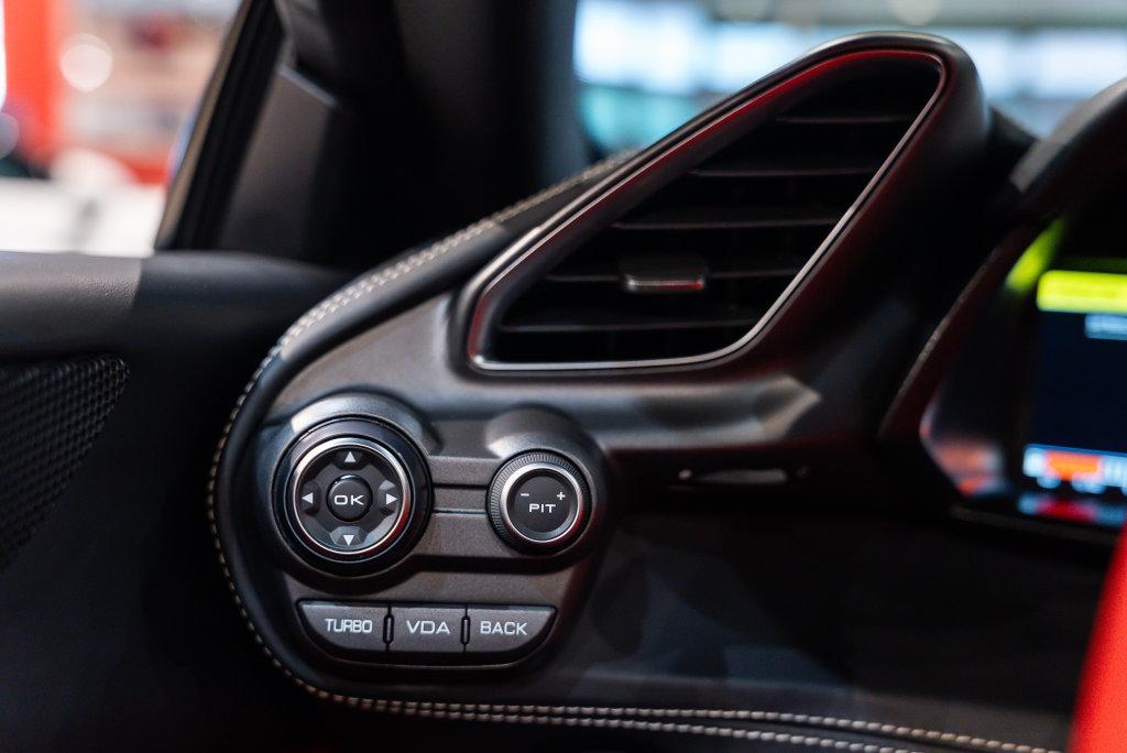 http://www.koenigseggchicago.com/galleria_images/185/185_p37_l.jpg