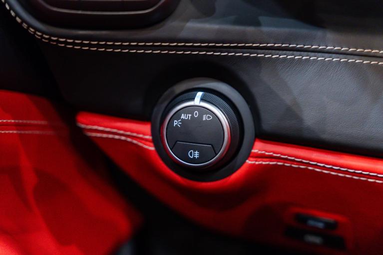 http://www.koenigseggchicago.com/galleria_images/185/185_p38_f.jpg