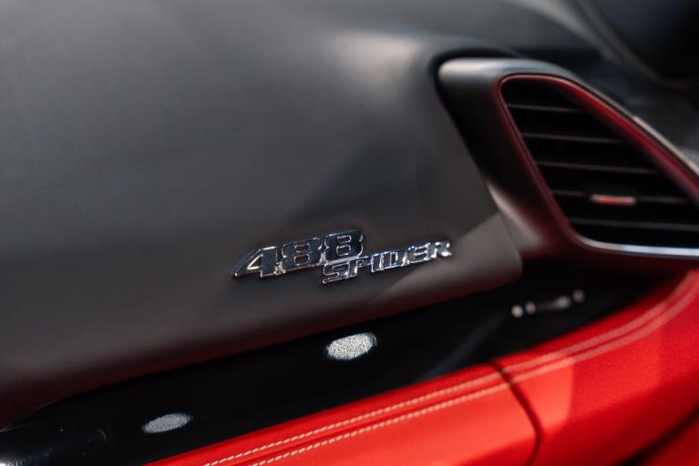 http://www.koenigseggchicago.com/galleria_images/185/185_p44_f.jpg