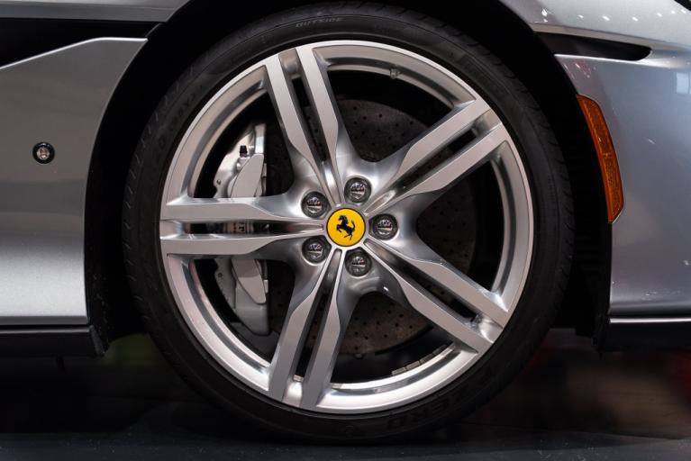 http://www.koenigseggchicago.com/galleria_images/186/186_p16_f.jpg
