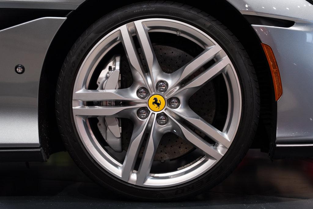 http://www.koenigseggchicago.com/galleria_images/186/186_p16_l.jpg