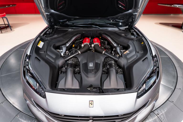 http://www.koenigseggchicago.com/galleria_images/186/186_p18_f.jpg