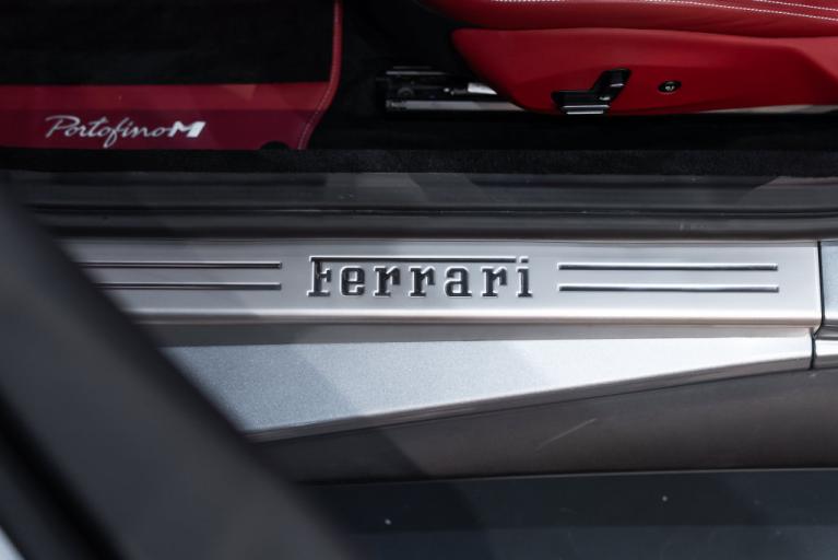 http://www.koenigseggchicago.com/galleria_images/186/186_p23_f.jpg