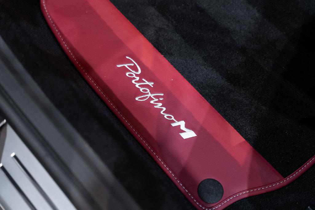 http://www.koenigseggchicago.com/galleria_images/186/186_p27_l.jpg