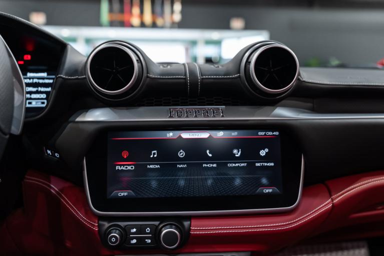 http://www.koenigseggchicago.com/galleria_images/186/186_p36_f.jpg