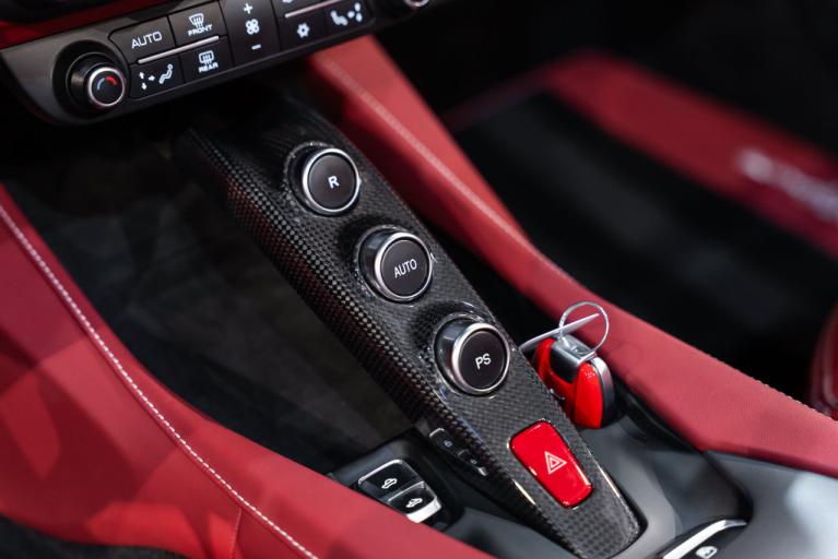 http://www.koenigseggchicago.com/galleria_images/186/186_p44_f.jpg