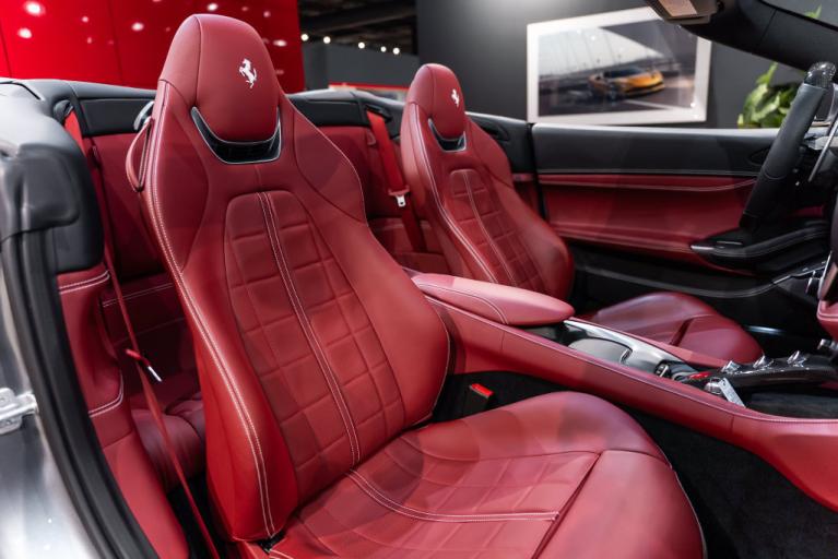 http://www.koenigseggchicago.com/galleria_images/186/186_p53_f.jpg