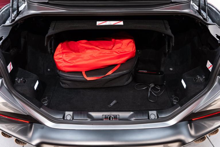 http://www.koenigseggchicago.com/galleria_images/186/186_p55_f.jpg