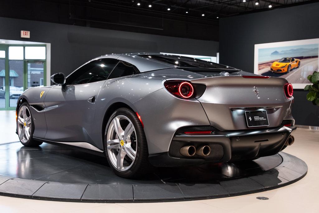 http://www.koenigseggchicago.com/galleria_images/186/186_p59_l.jpg