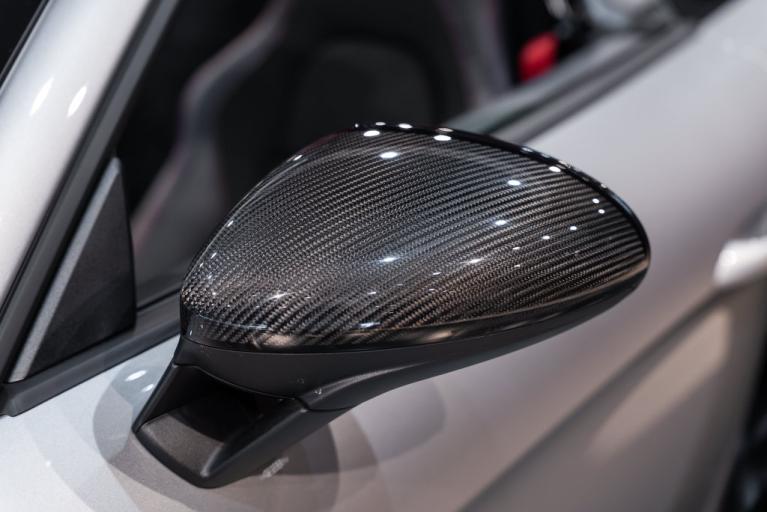 http://www.koenigseggchicago.com/galleria_images/187/187_p10_f.jpg