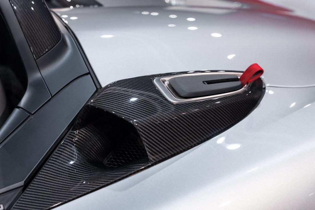 http://www.koenigseggchicago.com/galleria_images/187/187_p11_l.jpg