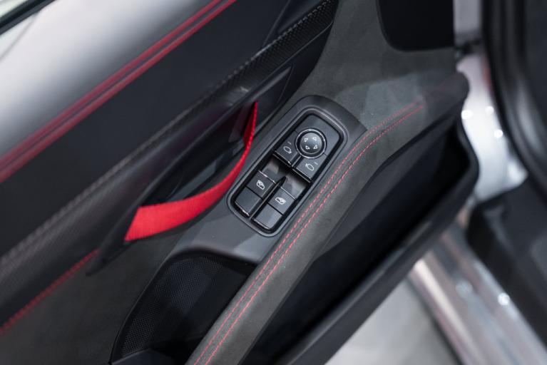 http://www.koenigseggchicago.com/galleria_images/187/187_p15_f.jpg