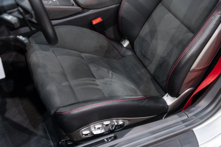 http://www.koenigseggchicago.com/galleria_images/187/187_p17_f.jpg
