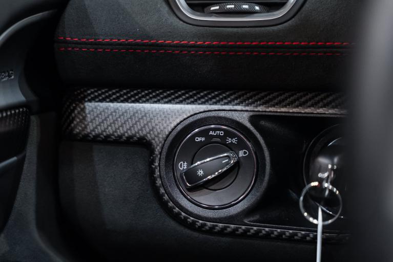 http://www.koenigseggchicago.com/galleria_images/187/187_p27_f.jpg
