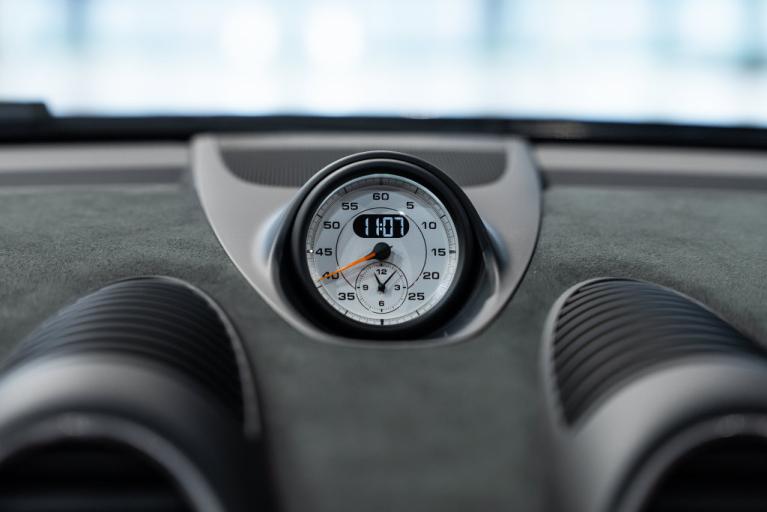 http://www.koenigseggchicago.com/galleria_images/187/187_p28_f.jpg