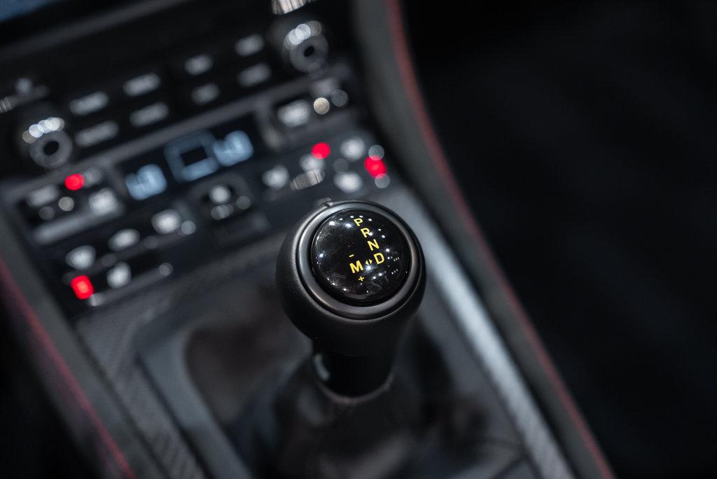http://www.koenigseggchicago.com/galleria_images/187/187_p33_l.jpg