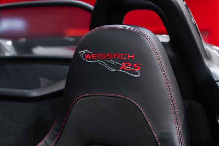 http://www.koenigseggchicago.com/galleria_images/187/187_p3_f.jpg