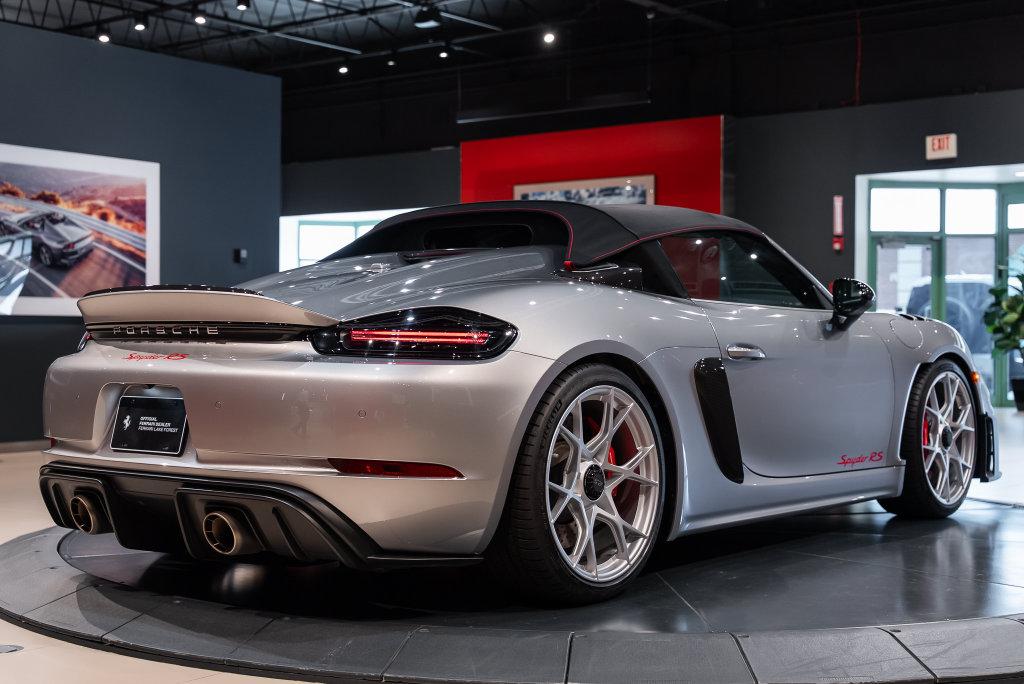 http://www.koenigseggchicago.com/galleria_images/187/187_p43_l.jpg