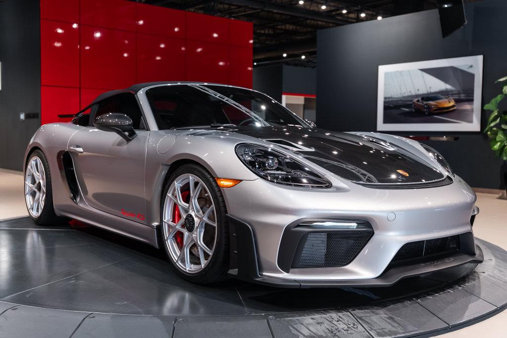 http://www.koenigseggchicago.com/galleria_images/187/187_p44_l.jpg