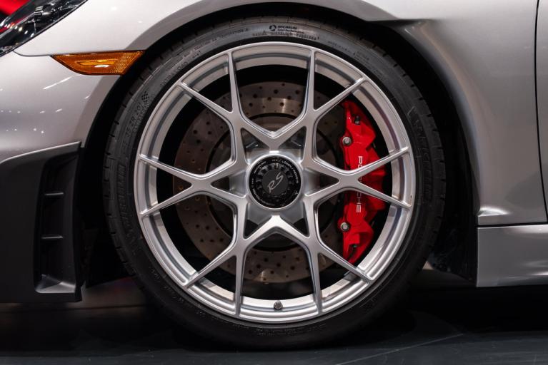 http://www.koenigseggchicago.com/galleria_images/187/187_p5_f.jpg