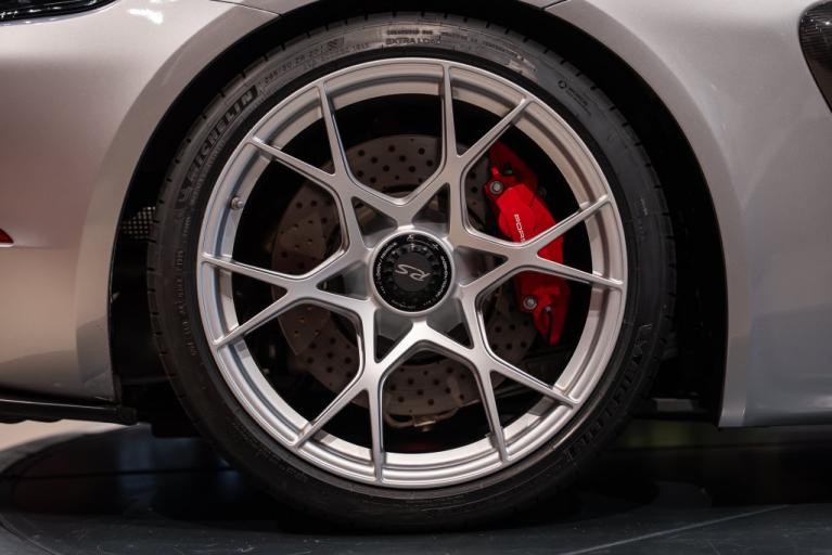http://www.koenigseggchicago.com/galleria_images/187/187_p7_f.jpg
