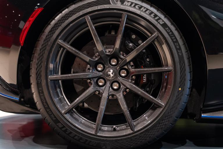 http://www.koenigseggchicago.com/galleria_images/188/188_p15_f.jpg