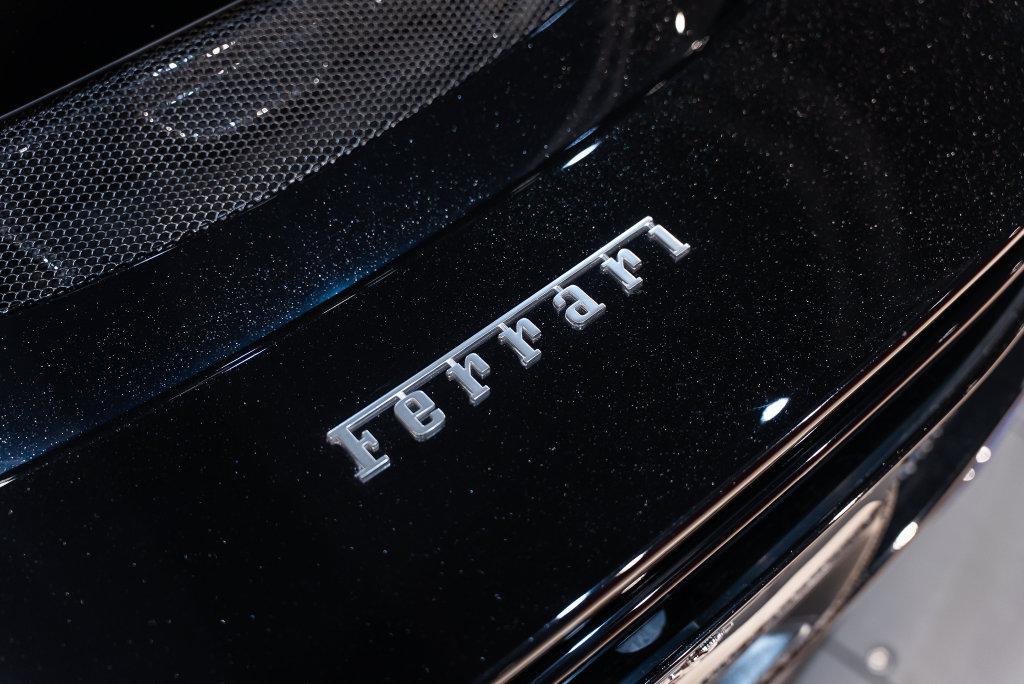 http://www.koenigseggchicago.com/galleria_images/188/188_p18_l.jpg