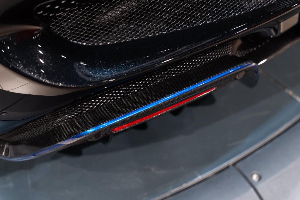 http://www.koenigseggchicago.com/galleria_images/188/188_p19_l.jpg