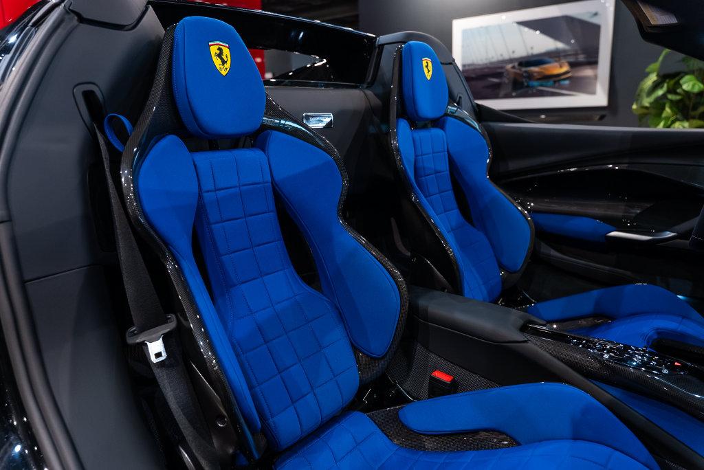 http://www.koenigseggchicago.com/galleria_images/188/188_p22_l.jpg