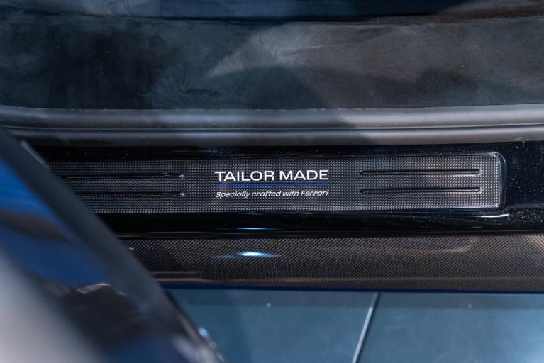 http://www.koenigseggchicago.com/galleria_images/188/188_p27_f.jpg