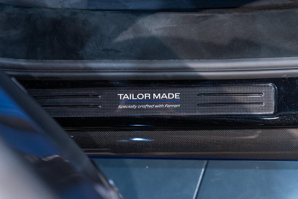 http://www.koenigseggchicago.com/galleria_images/188/188_p27_l.jpg