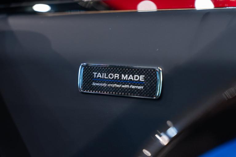 http://www.koenigseggchicago.com/galleria_images/188/188_p30_f.jpg